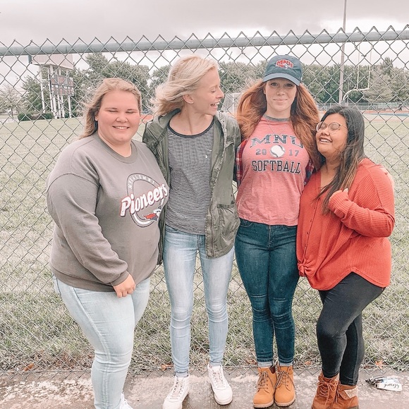 Meet your Posher, Clarissa - Picture 1 of 1